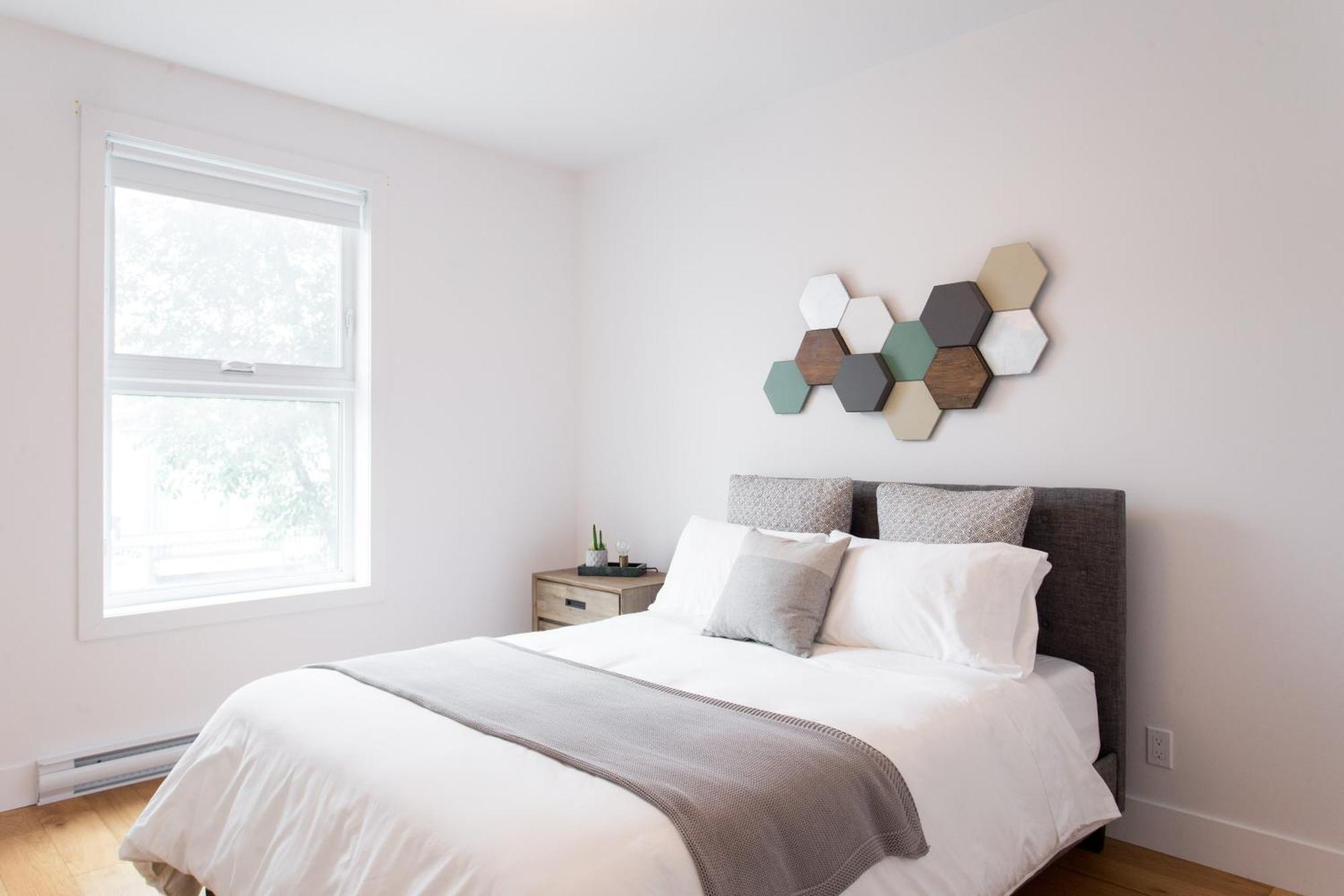Hip, Stylish Apartment In Little Italy By Den Stays A Montréal Oda fotoğraf
