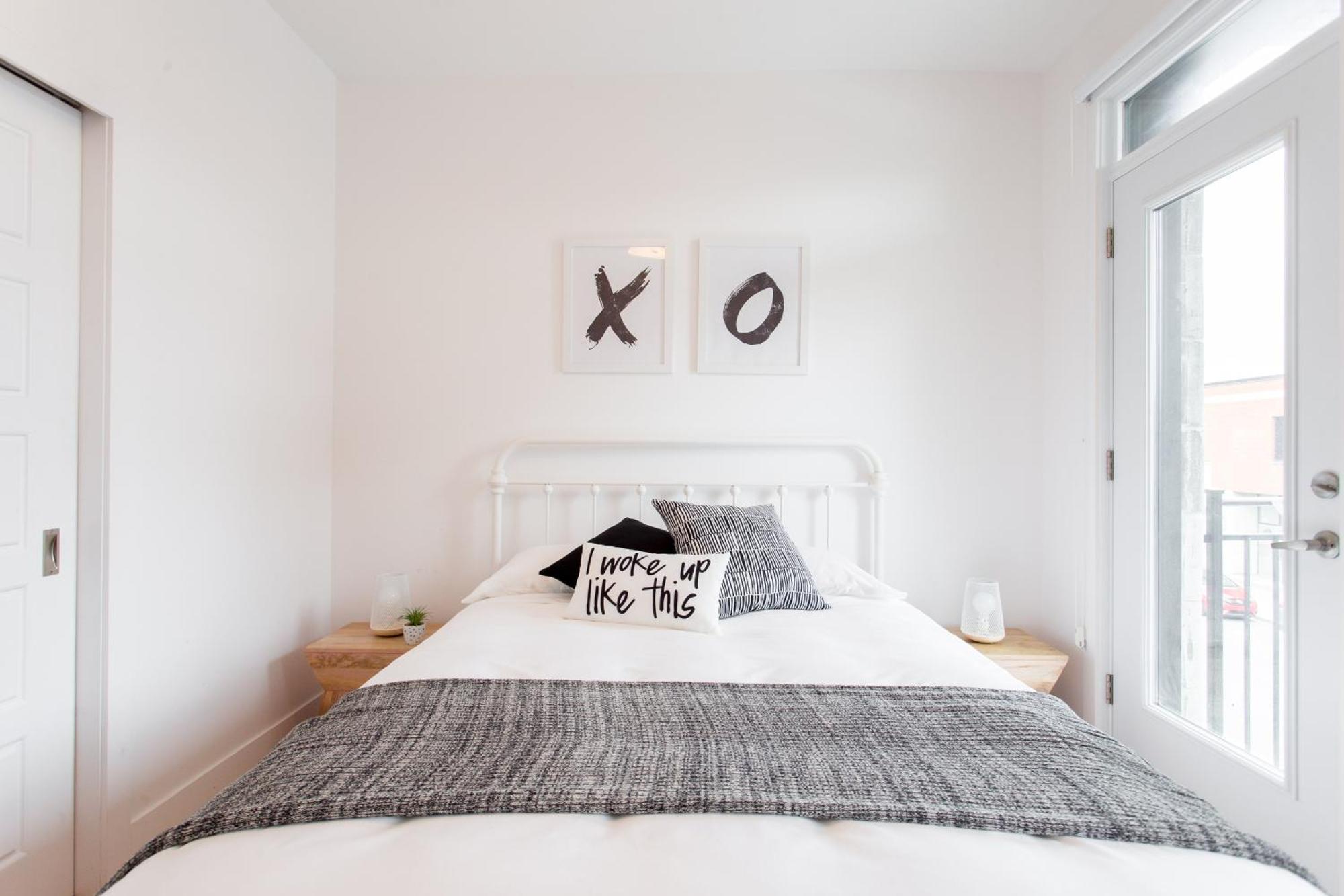 Hip, Stylish Apartment In Little Italy By Den Stays A Montréal Oda fotoğraf