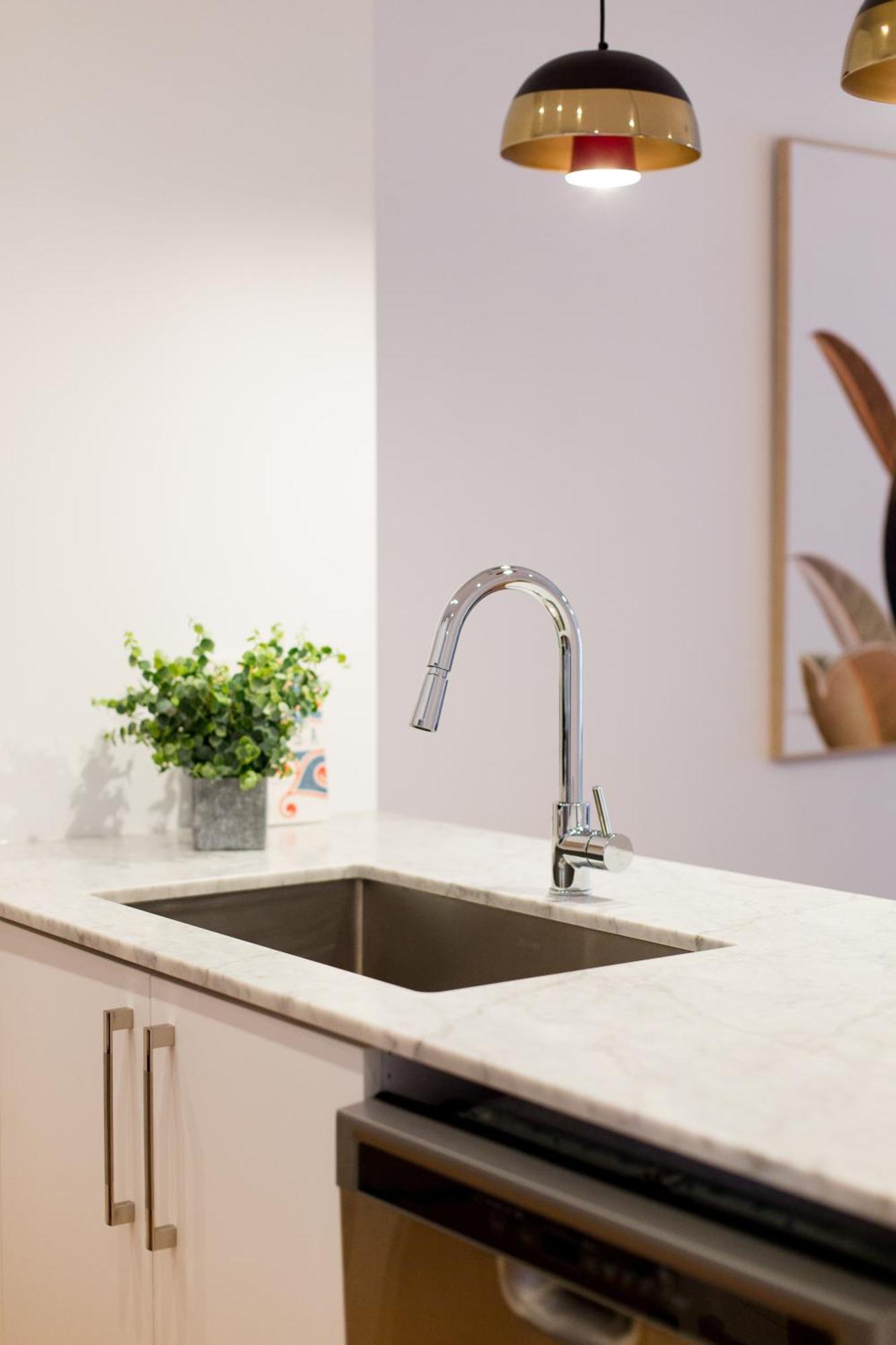 Hip, Stylish Apartment In Little Italy By Den Stays A Montréal Oda fotoğraf