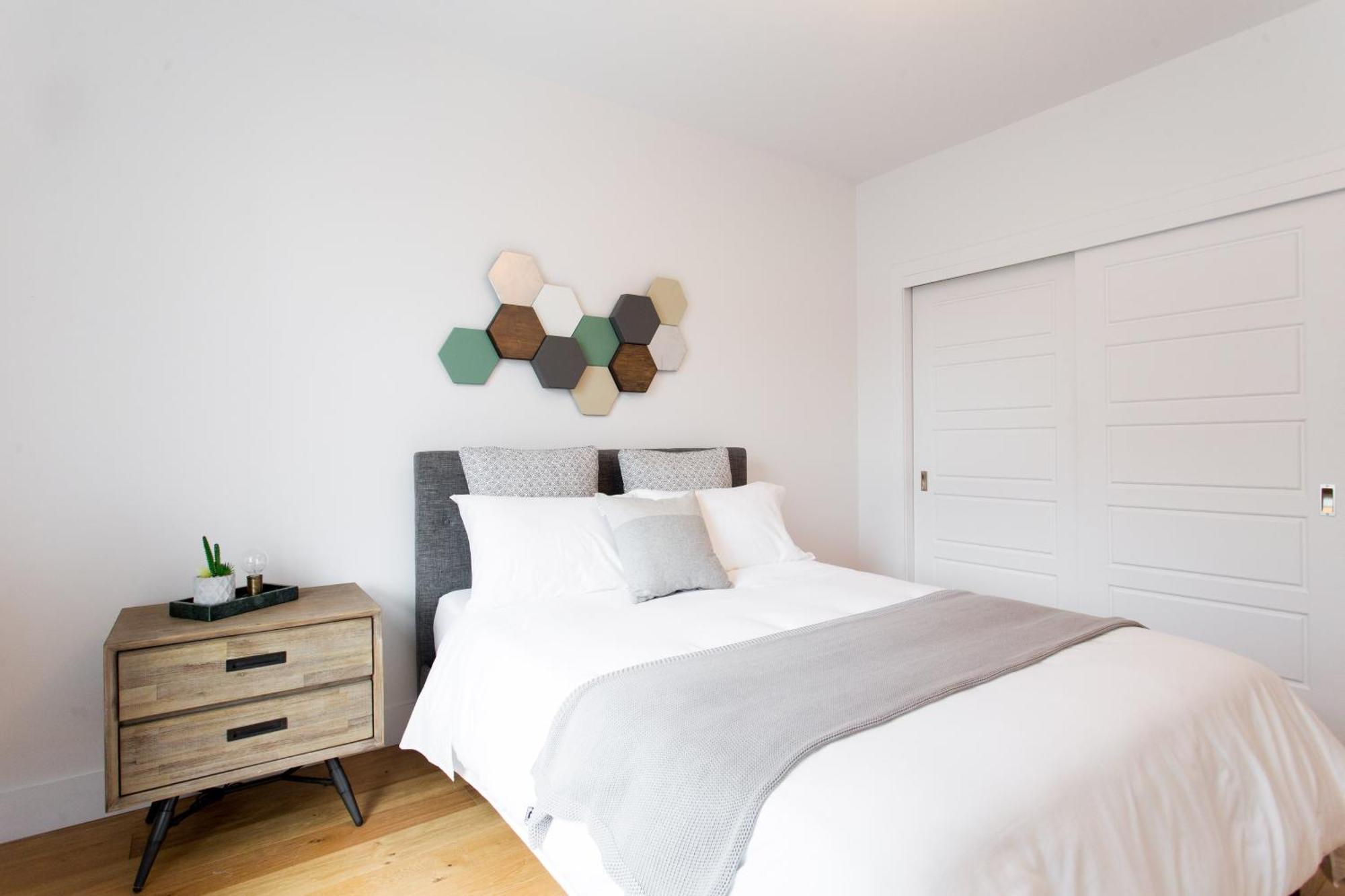 Hip, Stylish Apartment In Little Italy By Den Stays A Montréal Oda fotoğraf