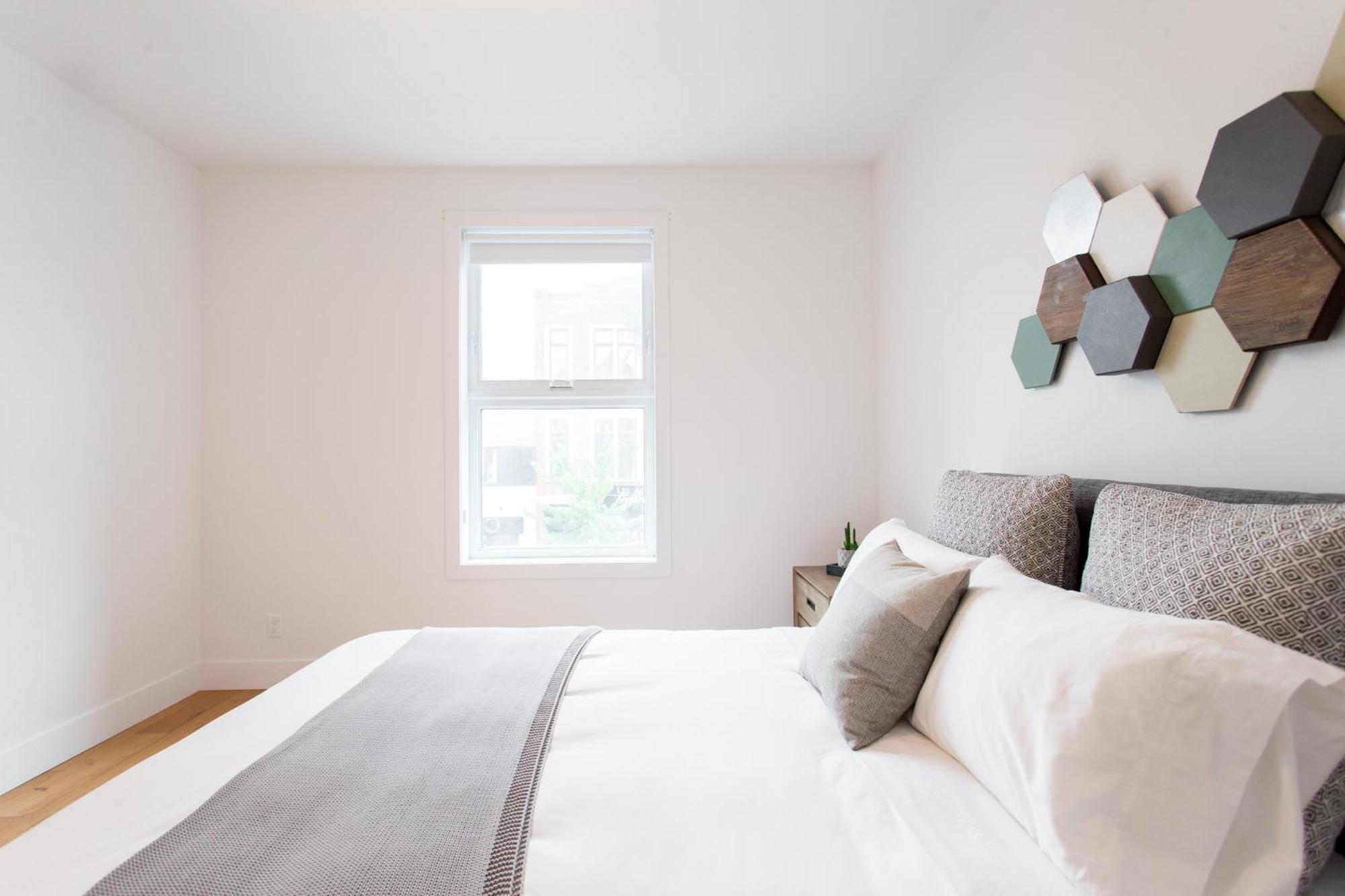 Hip, Stylish Apartment In Little Italy By Den Stays A Montréal Oda fotoğraf