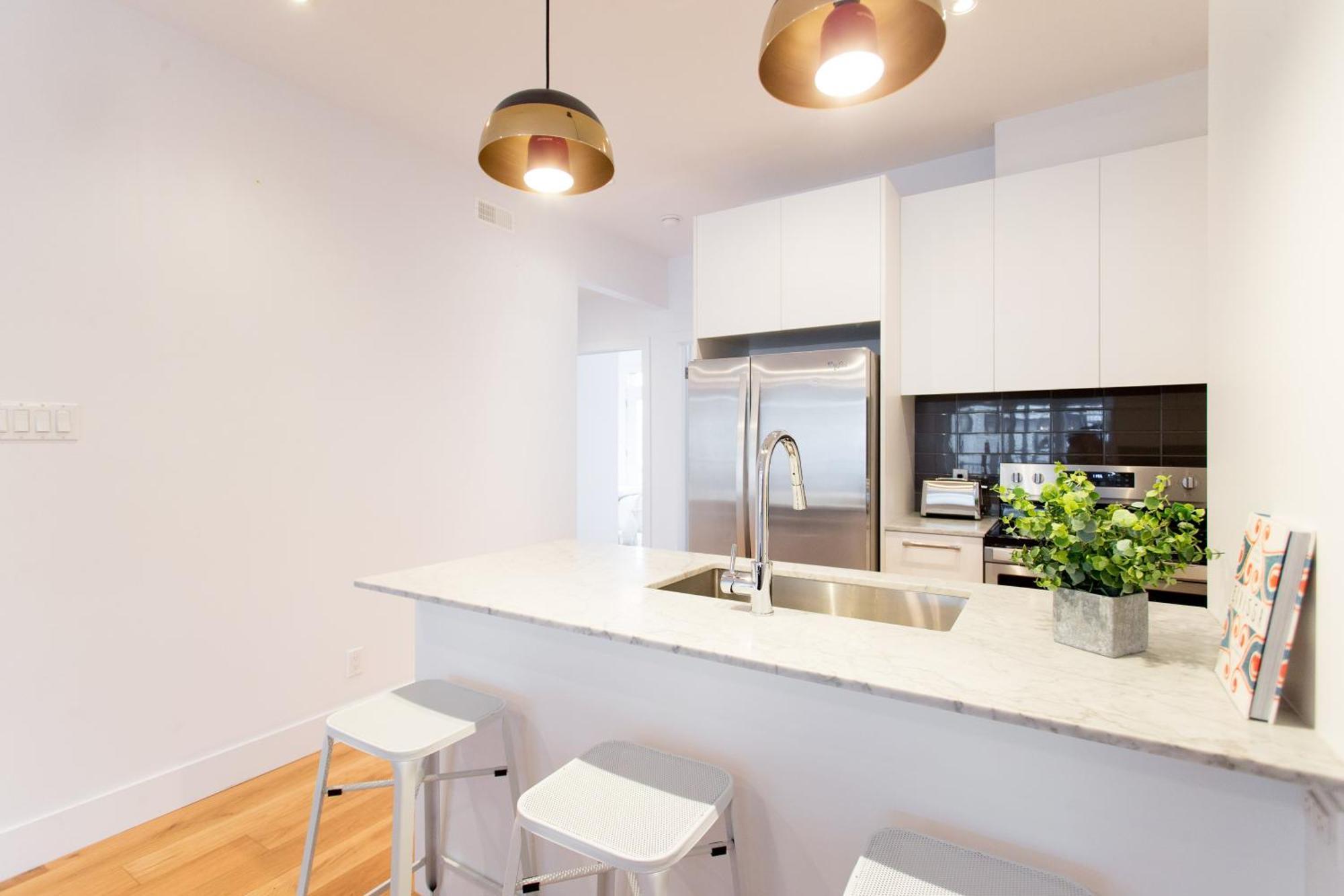 Hip, Stylish Apartment In Little Italy By Den Stays A Montréal Dış mekan fotoğraf
