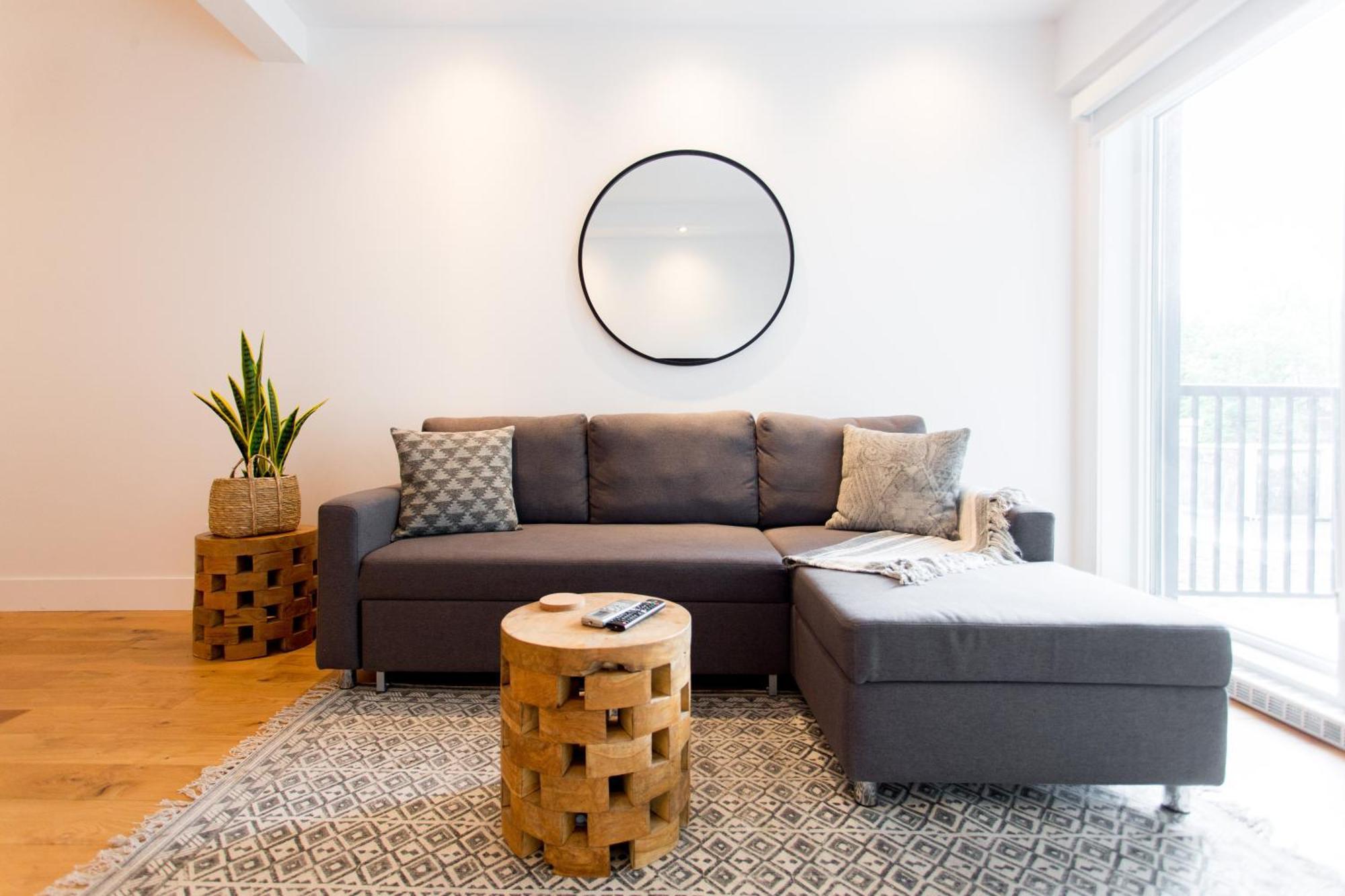 Hip, Stylish Apartment In Little Italy By Den Stays A Montréal Oda fotoğraf